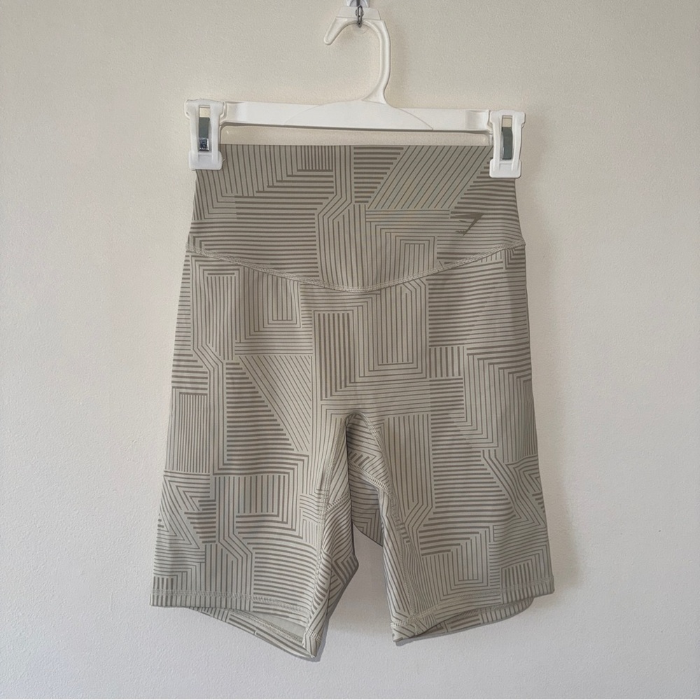 Gymshark Elevate Cycling Shorts Beige Small